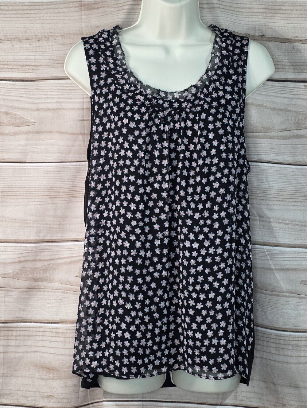 Kohls Elle Tank Pleat Neck Sleeveless Black Pink White Daisy Print M